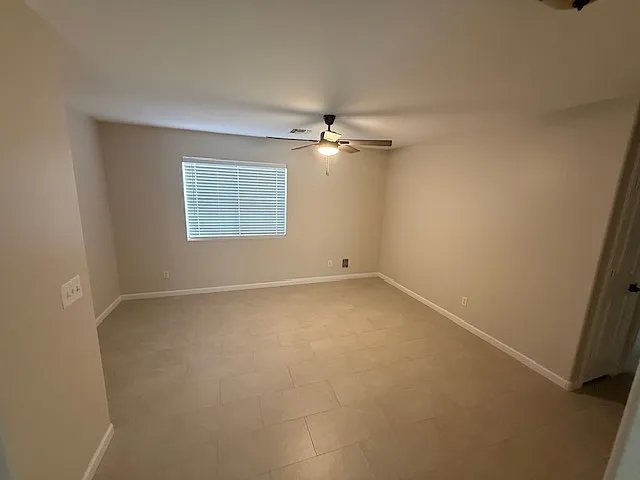 45008 W Miramar Rd — Photo 17
