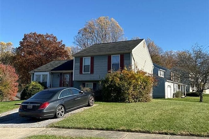 2nd image of 9615 Brie Rd