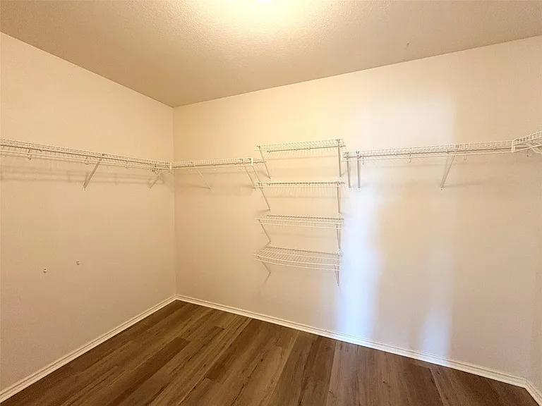 800 Bull Creek Pkwy — Photo 17