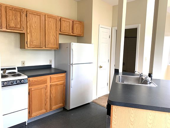 3rd image of 126 Bidwell Pkwy APT 9