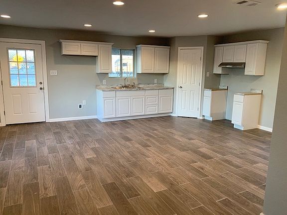 4th image of 8226 W Larry Ln