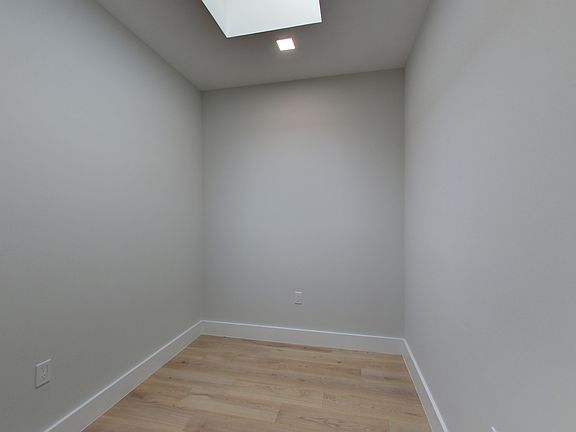 5th image of 635 Fulton St #10