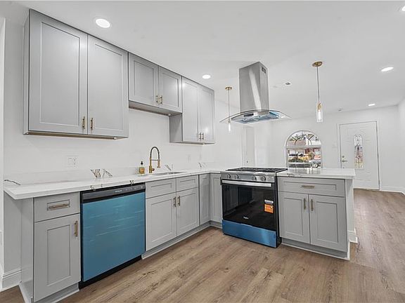 5th image of 209 Apollo St