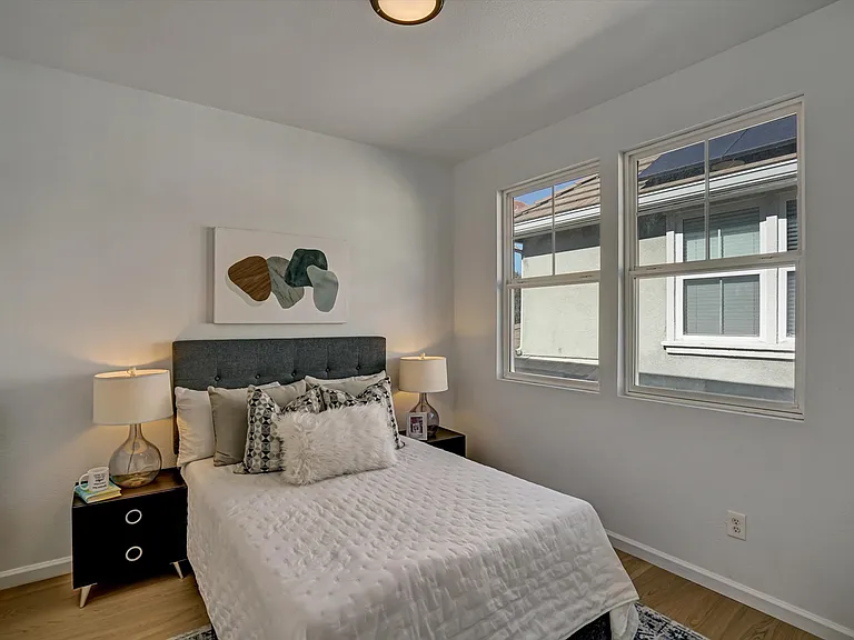 530 Cottage Park Dr — Photo 8
