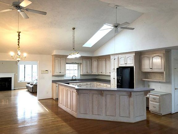 3rd image of 5008 Plantation Grove Ln