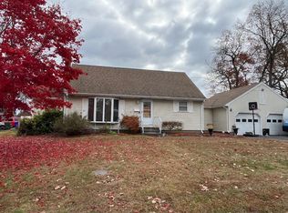 6 Rondy Ln, East Hartford, CT 06108