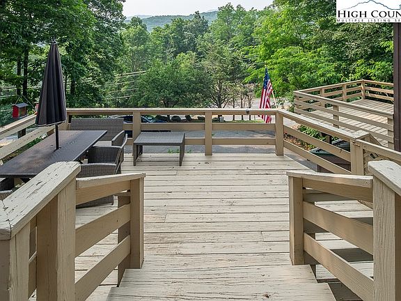 4th image of 1378 Skyland Drive