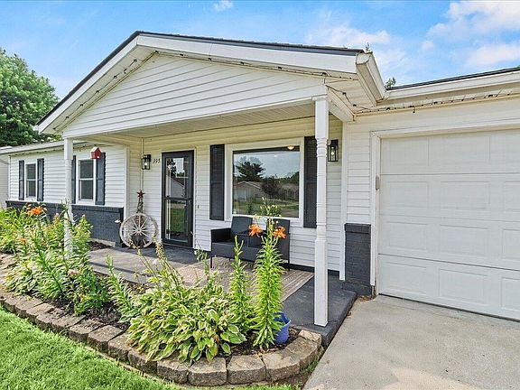 5th image of 395 Louise Dr