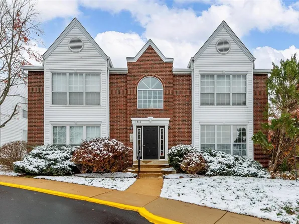 1316 Crossings Ct Unit A, Ballwin, MO 63021