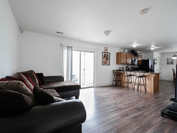 4th image of 213 S Spanish Fields Dr W