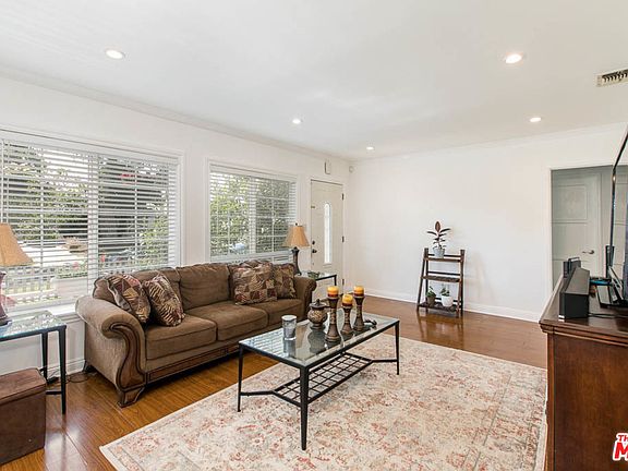 3rd image of 6653 McLennan Ave