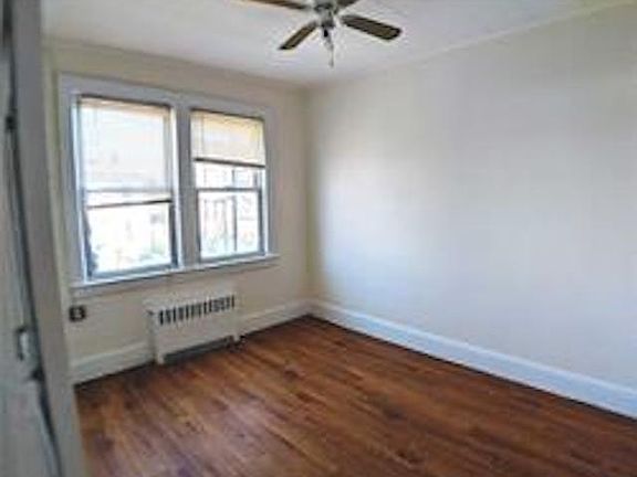 5th image of 9853 Corona Ave #3