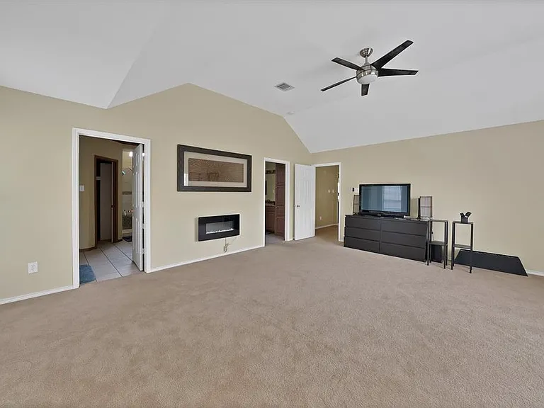 2116 Houlton Ln — Photo 22