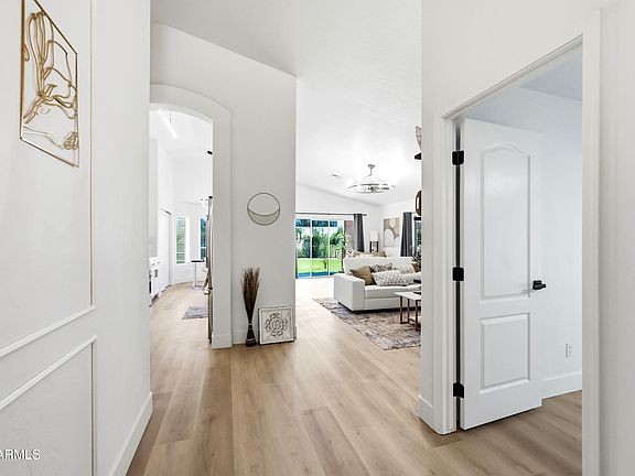 4th image of 1635 W SAN REMO Street