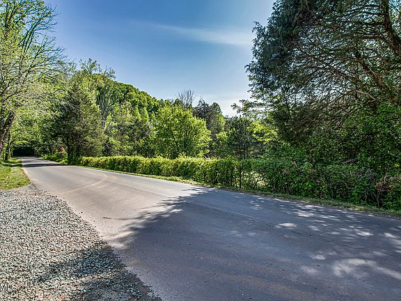 2nd image of County Road 422