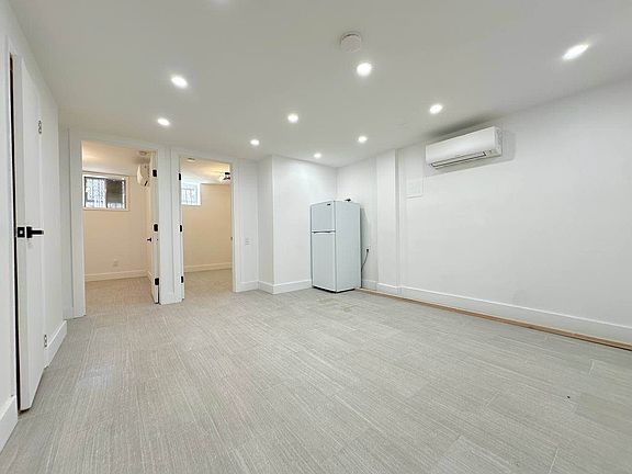 3rd image of 624 Lexington Ave Floor 1