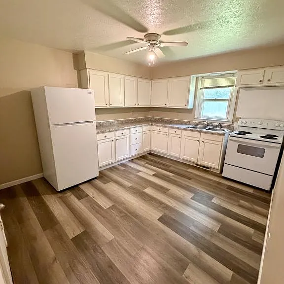 112 N Clover Ave #112 — Photo 5