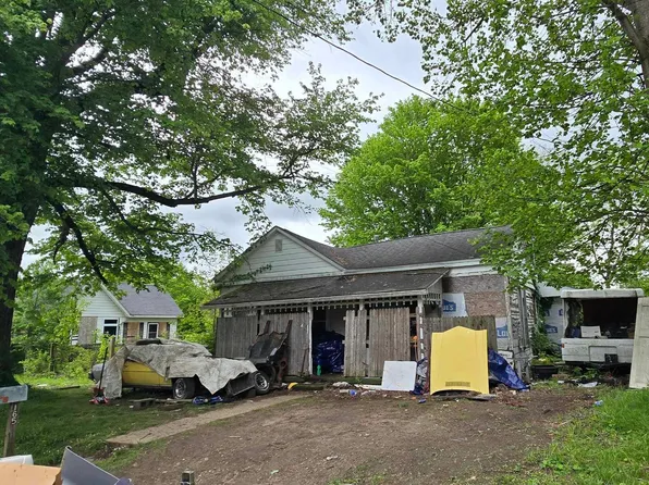 165 N Cold Springs Rd, Bloomfield, IN 47424