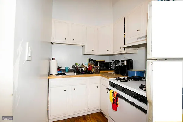Rented by Brownstone Real Estate | media 16