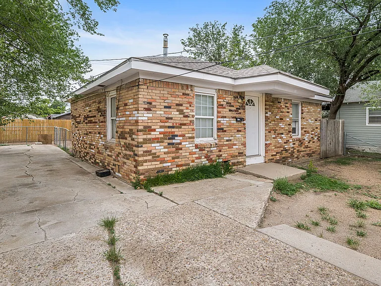 819 N Apache St #B — Photo 1