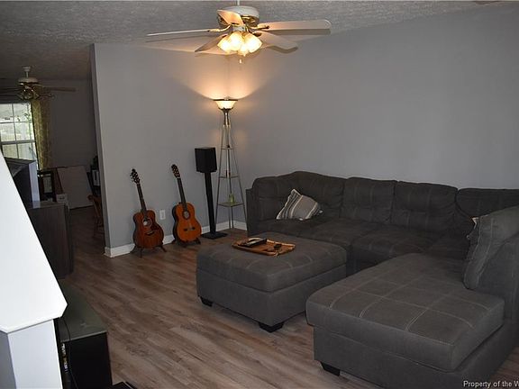 5th image of 144 Sheppard Dr