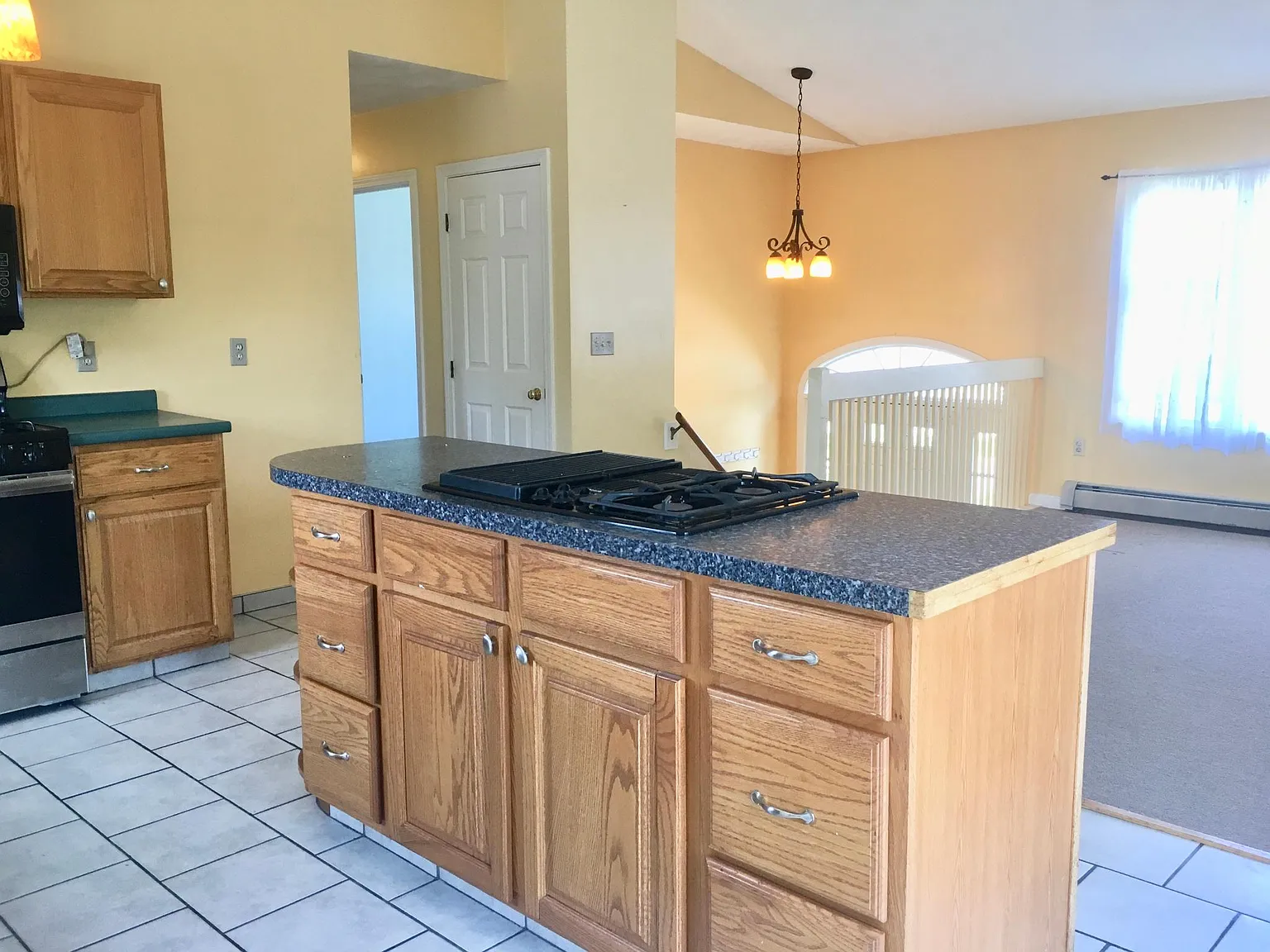 4 bed, 2000 sqft, $2,950 — Photo 4