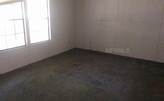 5th image of 2735 Forestland Dr