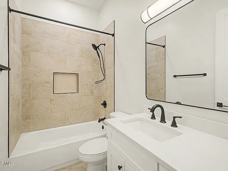 3229 E Roma Ave — Photo 34