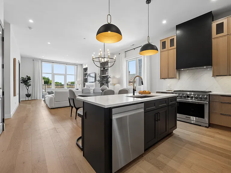 1615 W Irving Park Rd #3N — Photo 4