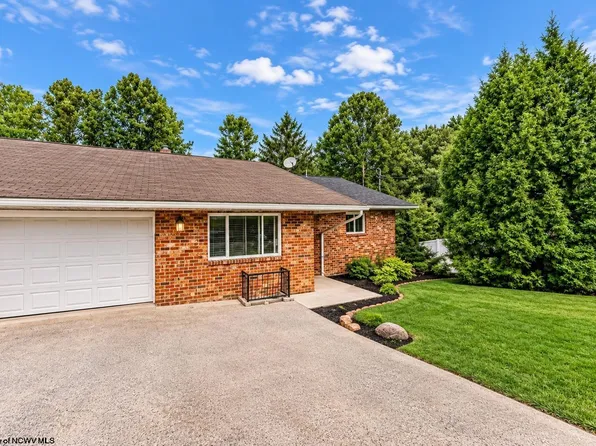 899 Tremont St, Morgantown, WV 26505