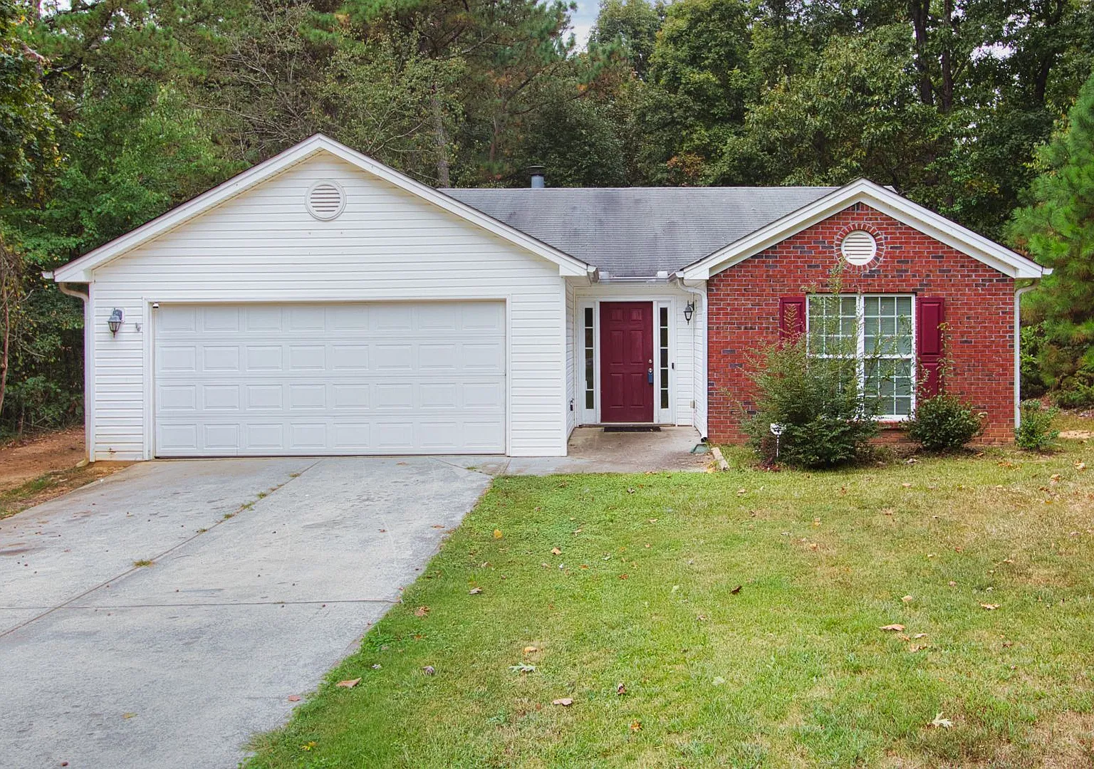 Available Now! 3 Bedroom 2 Bathroom Ranch — Photo 1
