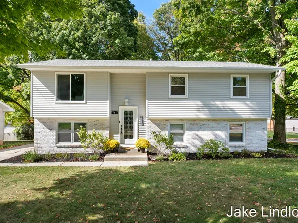 761 Saint Clair Ave NW, Grand Rapids, MI 49534