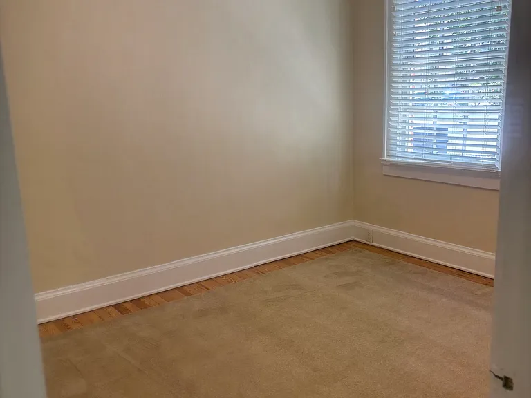 116 W Walnut St #9 — Photo 6