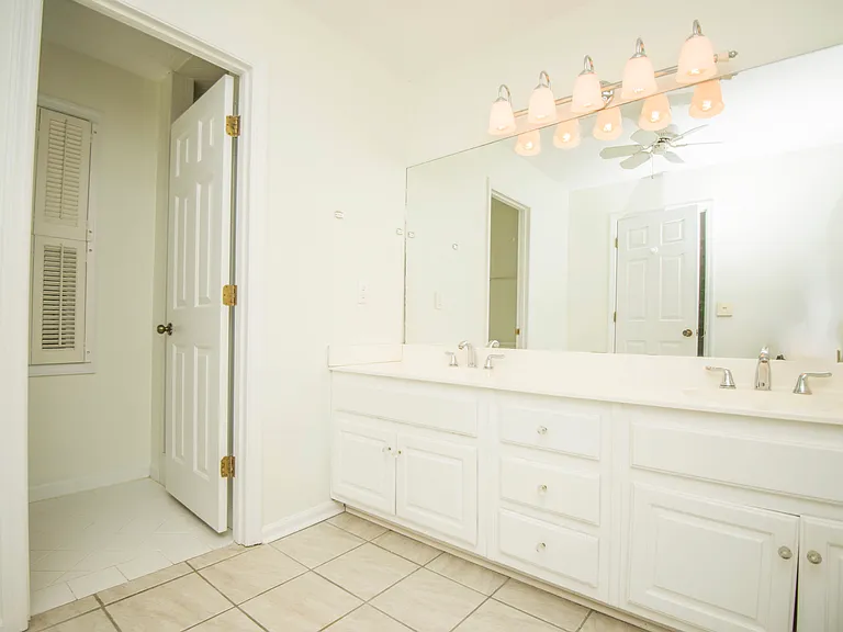 11144 Pleasant Forest Dr — Photo 37
