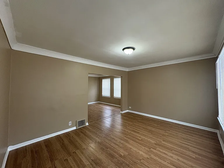 12027 S Lafayette Ave — Photo 2