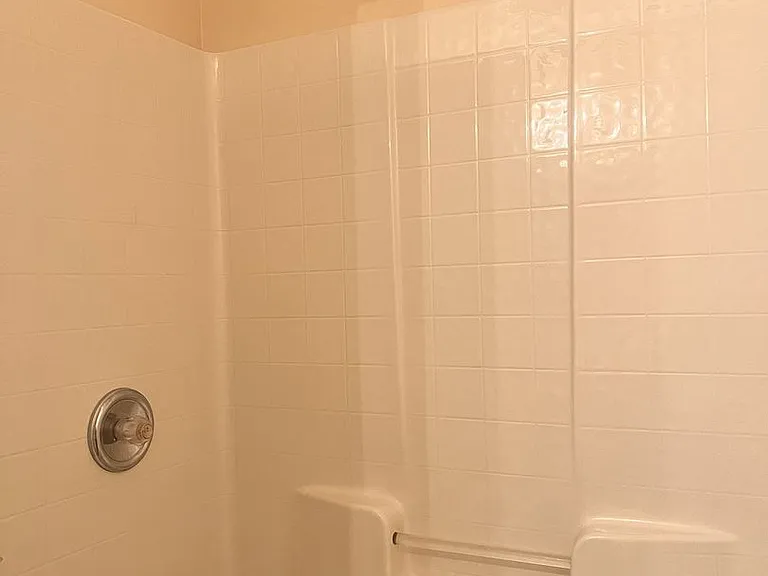 110 Shelby Ct — Photo 32