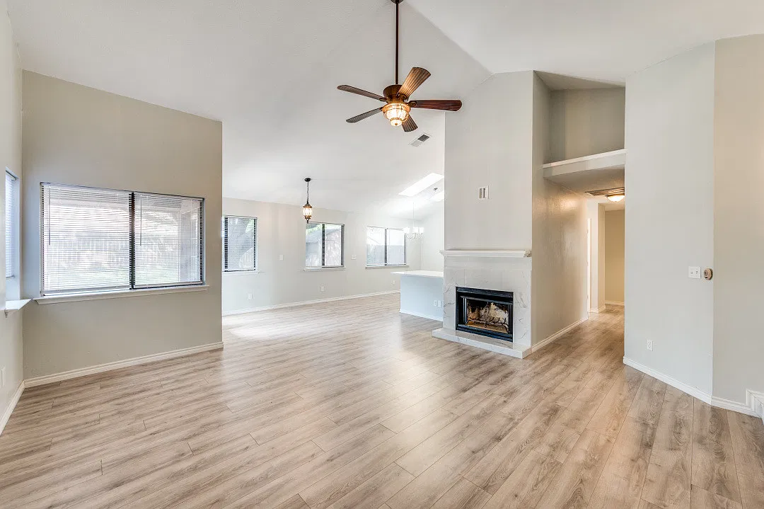 4 bed, 1566 sqft, $2,400 — Photo 4