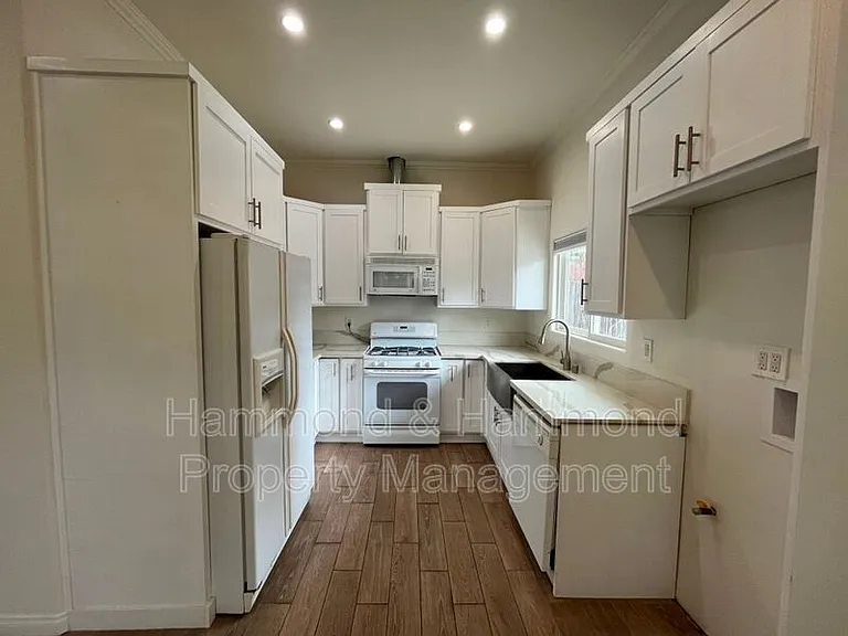 4316 Greenbush Ave — Photo 22