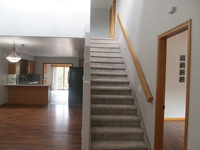 102 Phyllis Ave — Photo 9