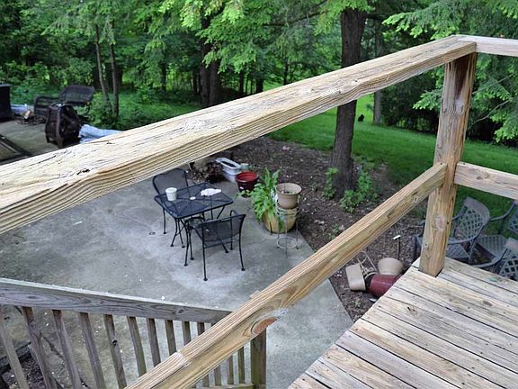5th image of 2309 S Woodbluff Ct