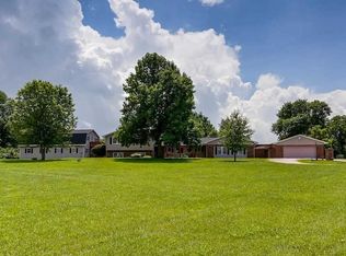 900 Julian Dr, Boonville, IN 47601