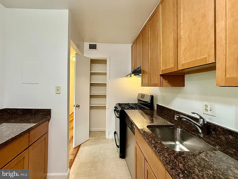 12204 Braxfield Ct #235 — Photo 13