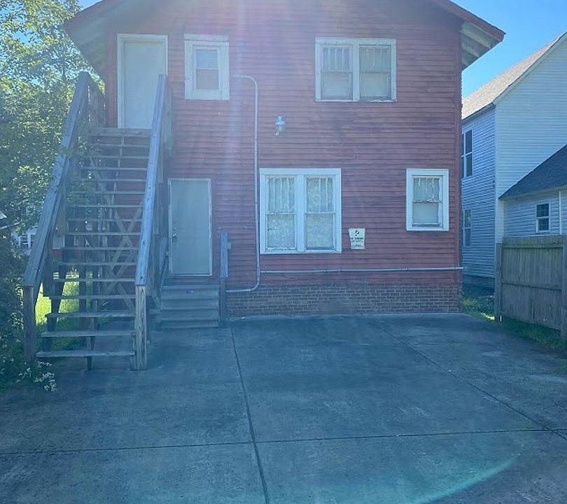 2nd image of 249 Campbell St #R