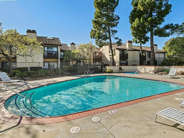 14009 Seagate Dr — Photo 5
