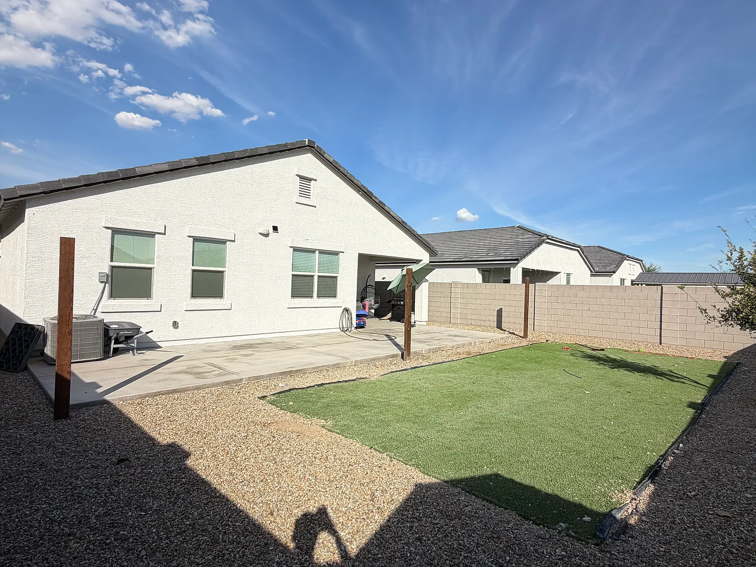 4 bed, 2.5 bath, 2200 sqft, $2,580 — Photo 2