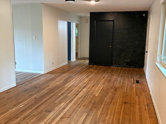 4th image of 3013 Salem Rd