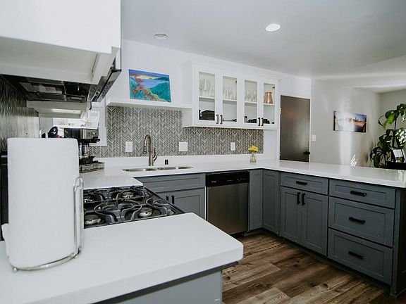 3rd image of 2766 Wendell St