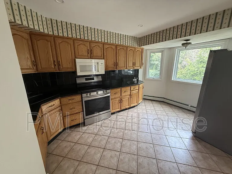 2077 Feuereisen Ave — Photo 9