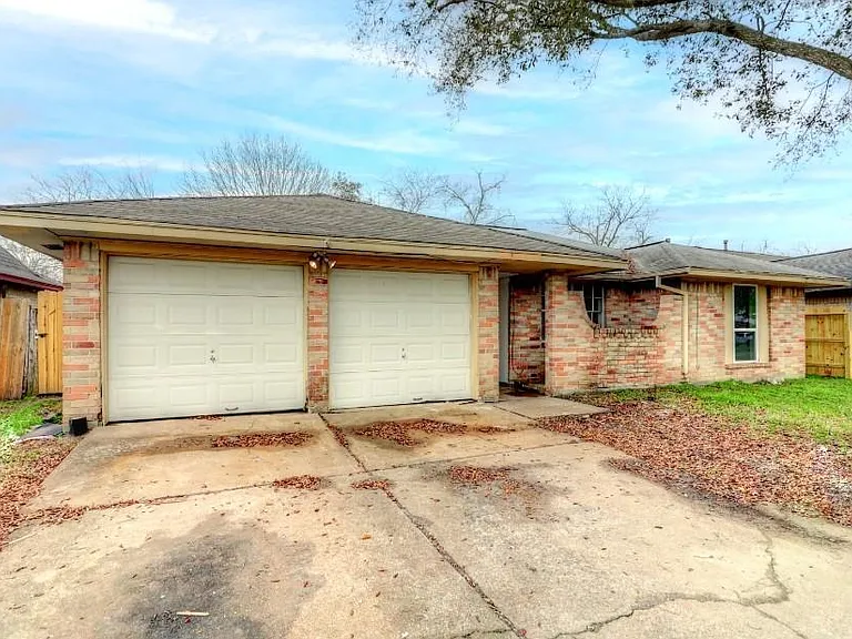 7206 Yellow Pine Dr — Photo 3