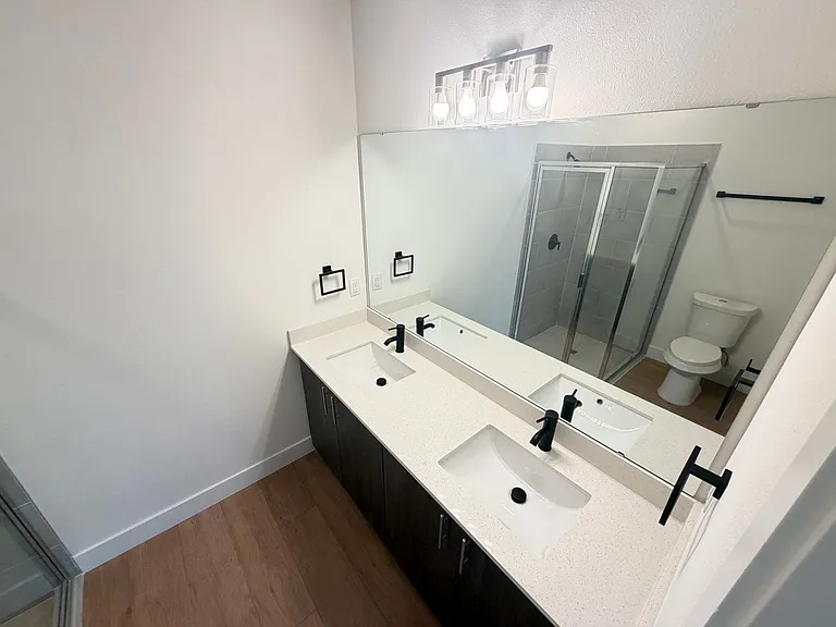731 Schrader Ave SW — Photo 29